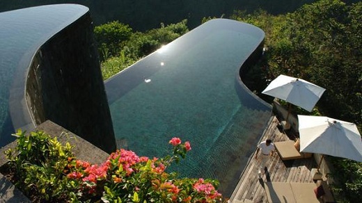 piscina_borda_infinita_do_hotel_Ubud_Hanging_Gardens_em_Bali_na_Indonsia